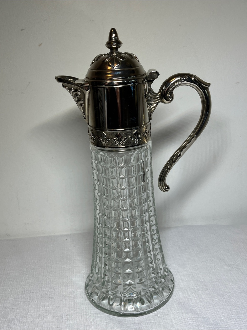 Vintage 1960s Italian claret jug / wine decanter pitcher
Primrose Italy